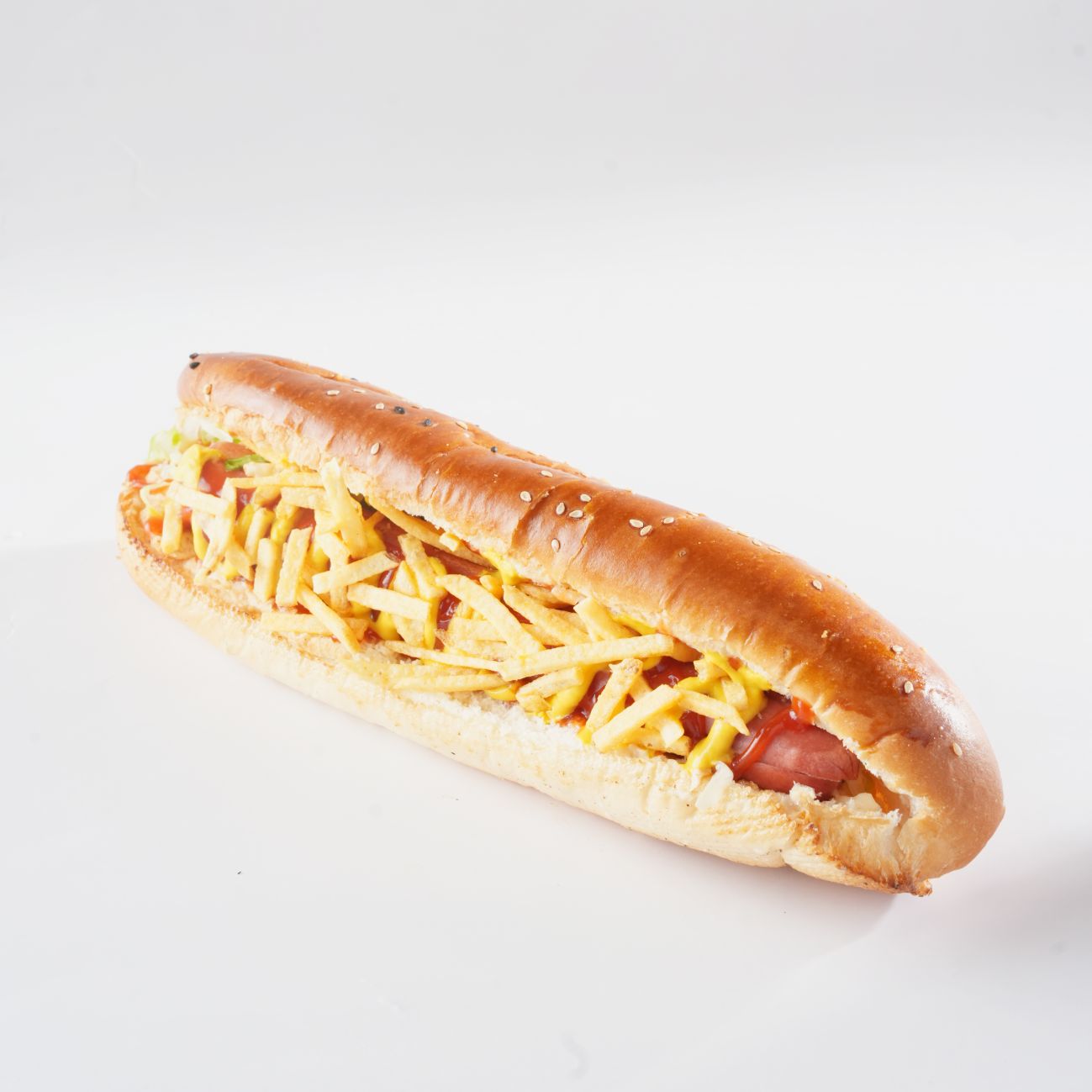 اورجينال - صمون . هوت دوغ . جبن شيدر . كاتشب . خردل . دوريتوس شيبس