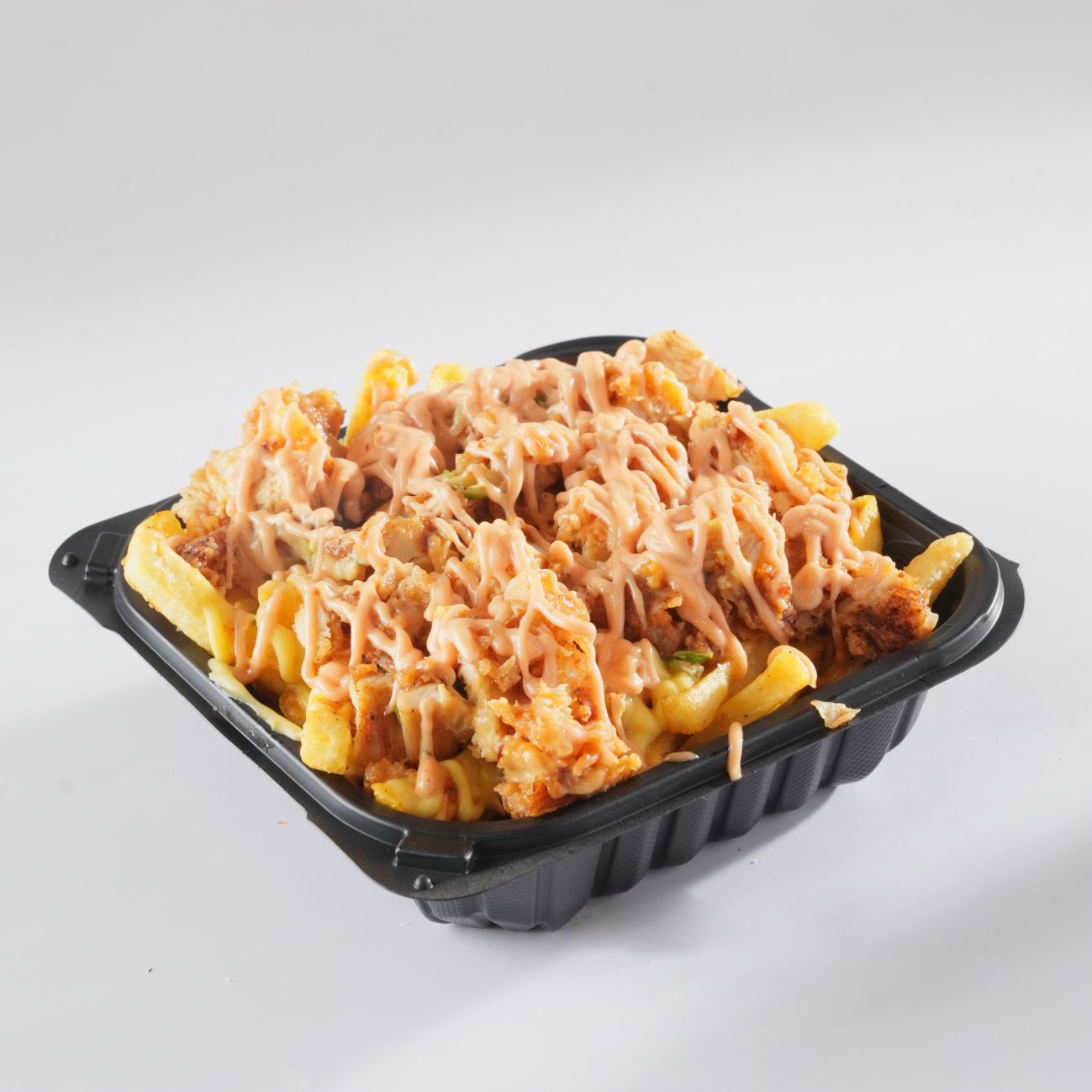 لوديد فرايز - بطاطا مقلية . جبن شيدر . دجاج مقلي . صلصة هاوس . شيبس دوريتوس