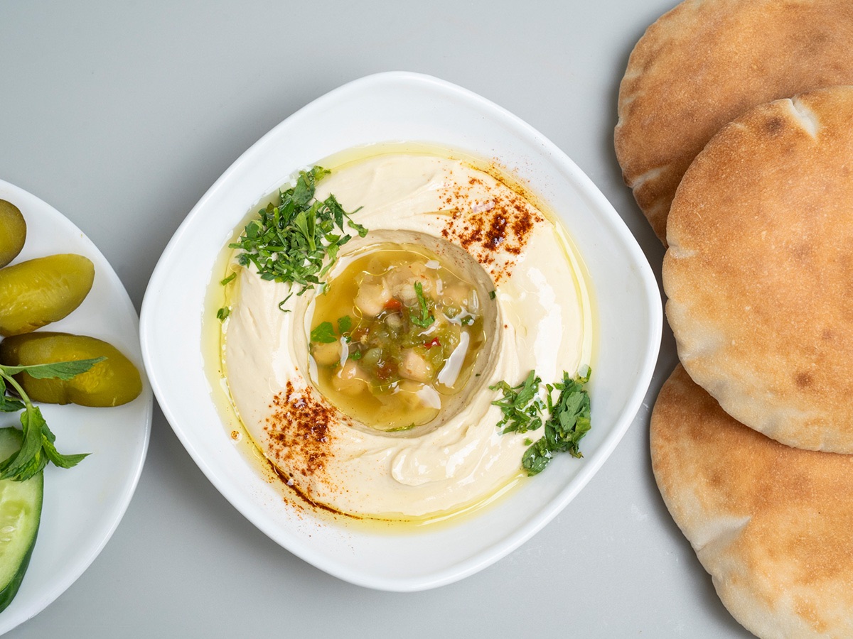 حمص بالطحينة