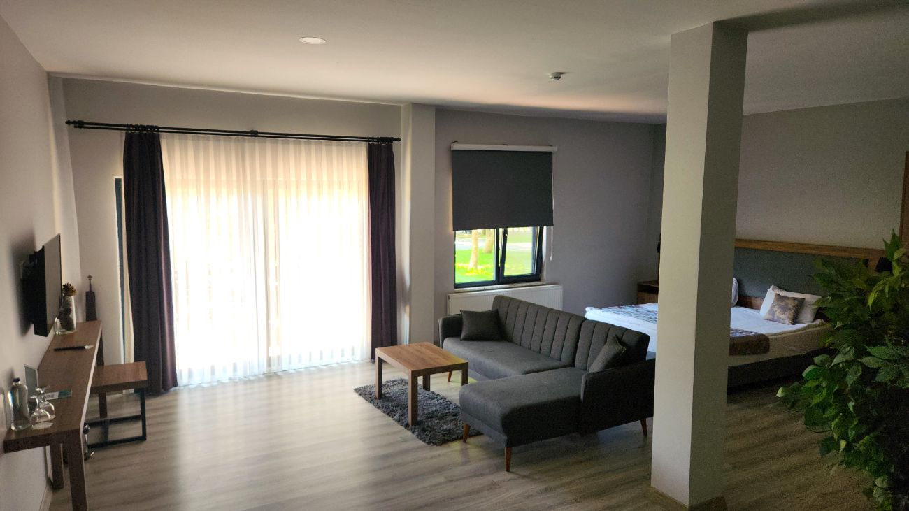 GARDEN DELUXE ÖZEL TERASLI SUIT ( HAFTA İÇİ ) - Hafta içi, 2 kişi 1 gece konaklama ve çıkış günü serpme kahvaltı dahilidir.