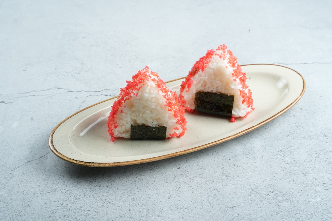 Onigiri - 2pcs - Traditional rice bowl filled by topping of your choice