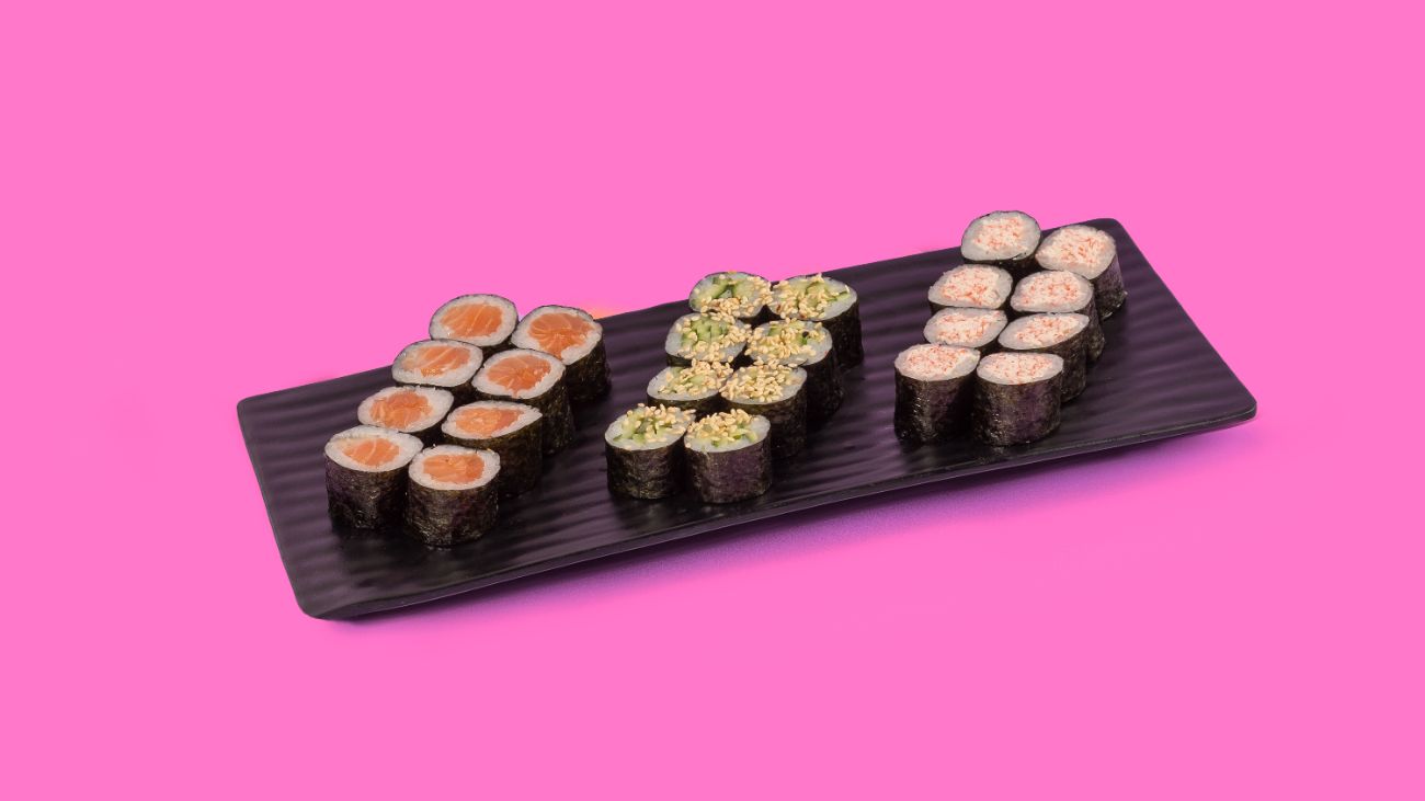 Maki Set 2 - Maki Set 2 : 8 pieces salmon maki - 8 pieces crab maki - 8 pieces cucumber maki