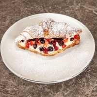 Orman Meyvelı KıtKat Kruvasan