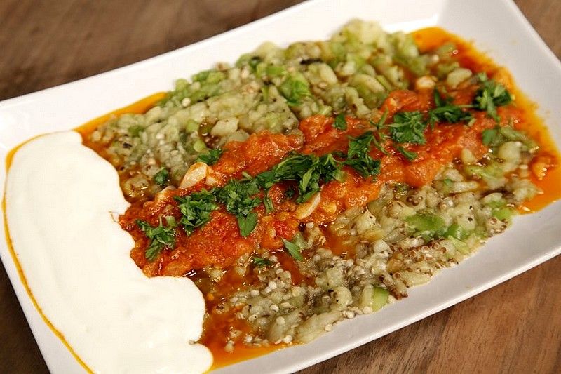 Mamzana - Domatesli köz patlıcan, sarımsaklı süzme yoğurt ile