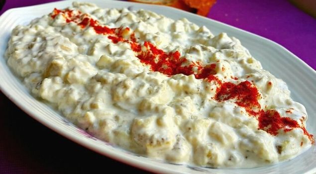 Yoğurtlama - Patlıcan,patates,kabak,kapya biber,yeşil biber,sarımsaklı yoğurt,domates sosu.