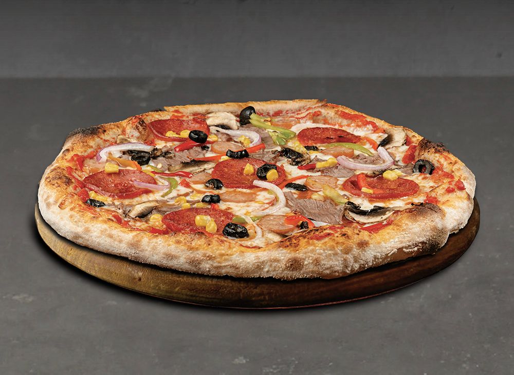 NEW DE NIRO’S FULL HOUSE - San Marzano pizza sos, mozarella, pepperoni, hindi füme sosis, rozbif, mantar, mısır, zeytin, kırmızı ve yeşil biber.