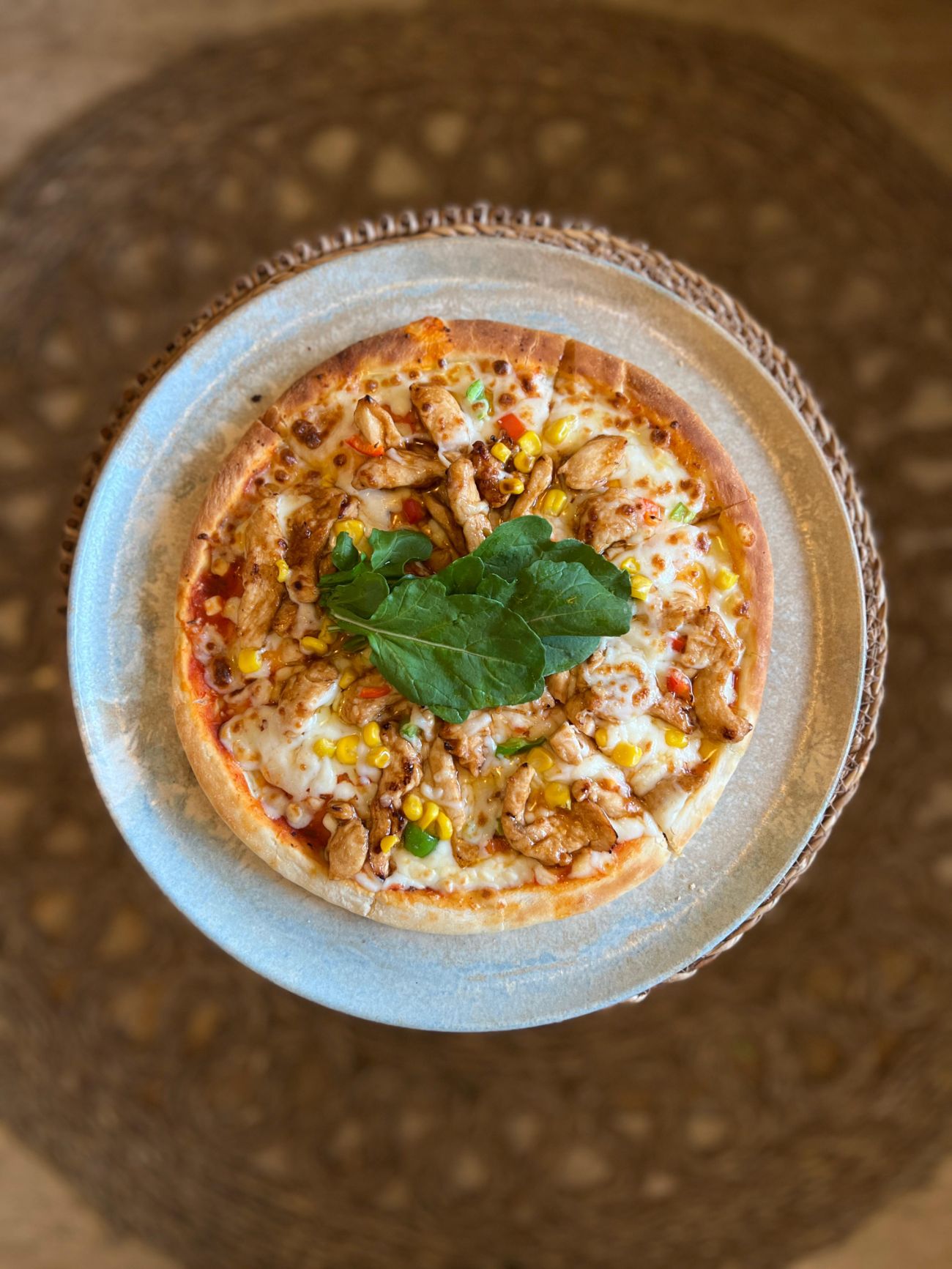 TAVUKLU PİZZA - Barbekü soslu tavuk, mısır, kapya biberin muhteşem uyumu