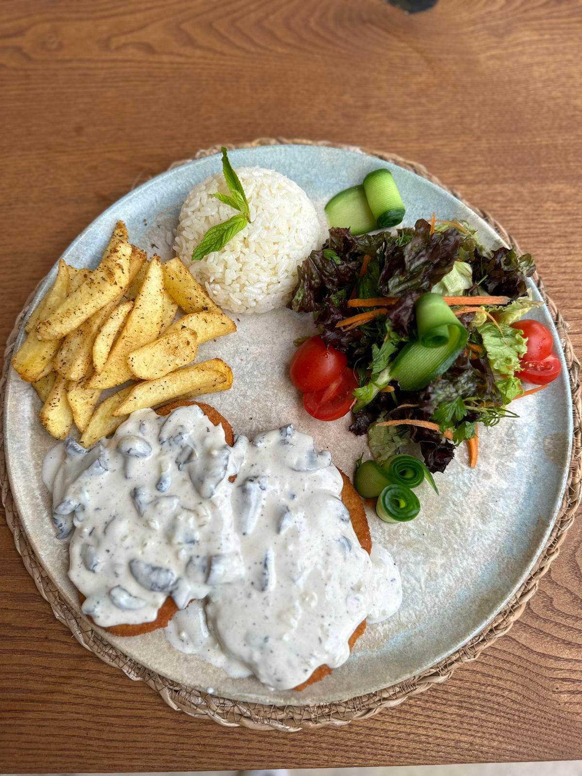 MANTAR SOSLU SCHNITZEL - 