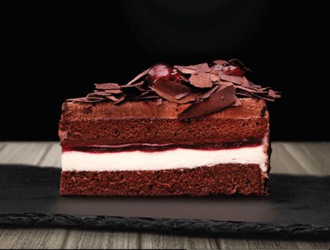 Sıcak yada Soğuk Latte'nizin Yanında Kara Orman Pasta Keyfi - En çok tercih edilenlerden bu iki ürünü yeni kampanyamızda bir araya getirdik.