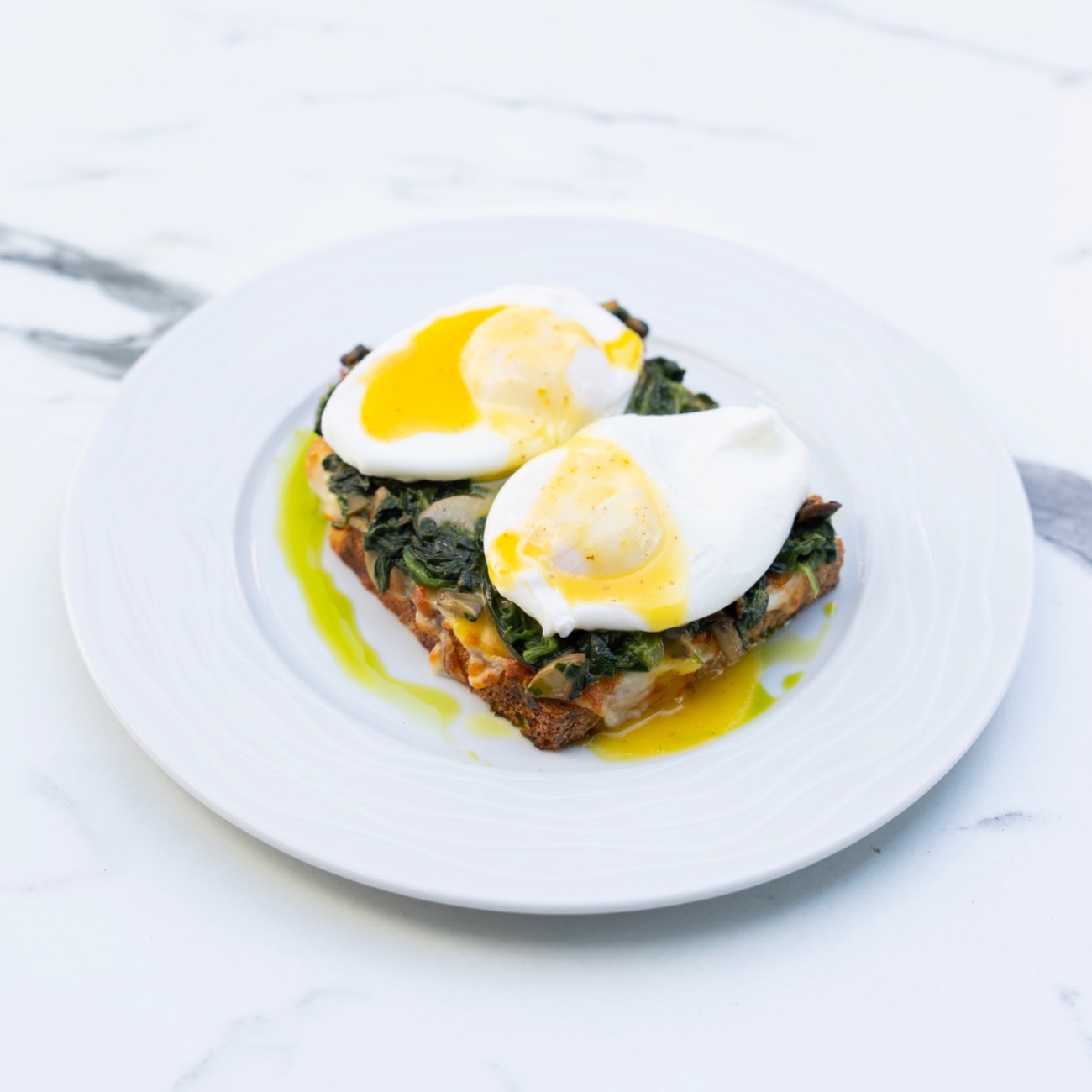 Egg Florentine - Brioche Ekmek, Mozzarella, Mantar, Ispanak, Yumurta, Hollandez sos.