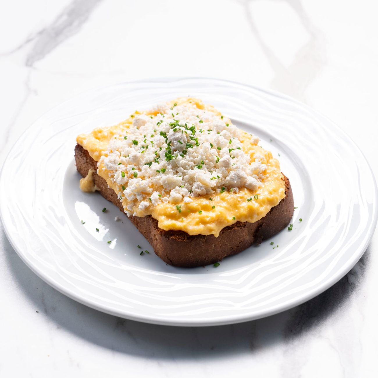 Brioche Çırpılmış Yumurta - Brioche Ekmek, Lor Peyniri, çırpılmış yumurta