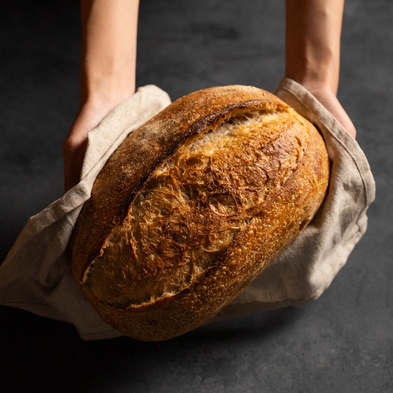 Sade Ekşi Maya Ekmek - Tam Buğday Unu, Çavdar Unu, Beyaz Un. 
600gr.