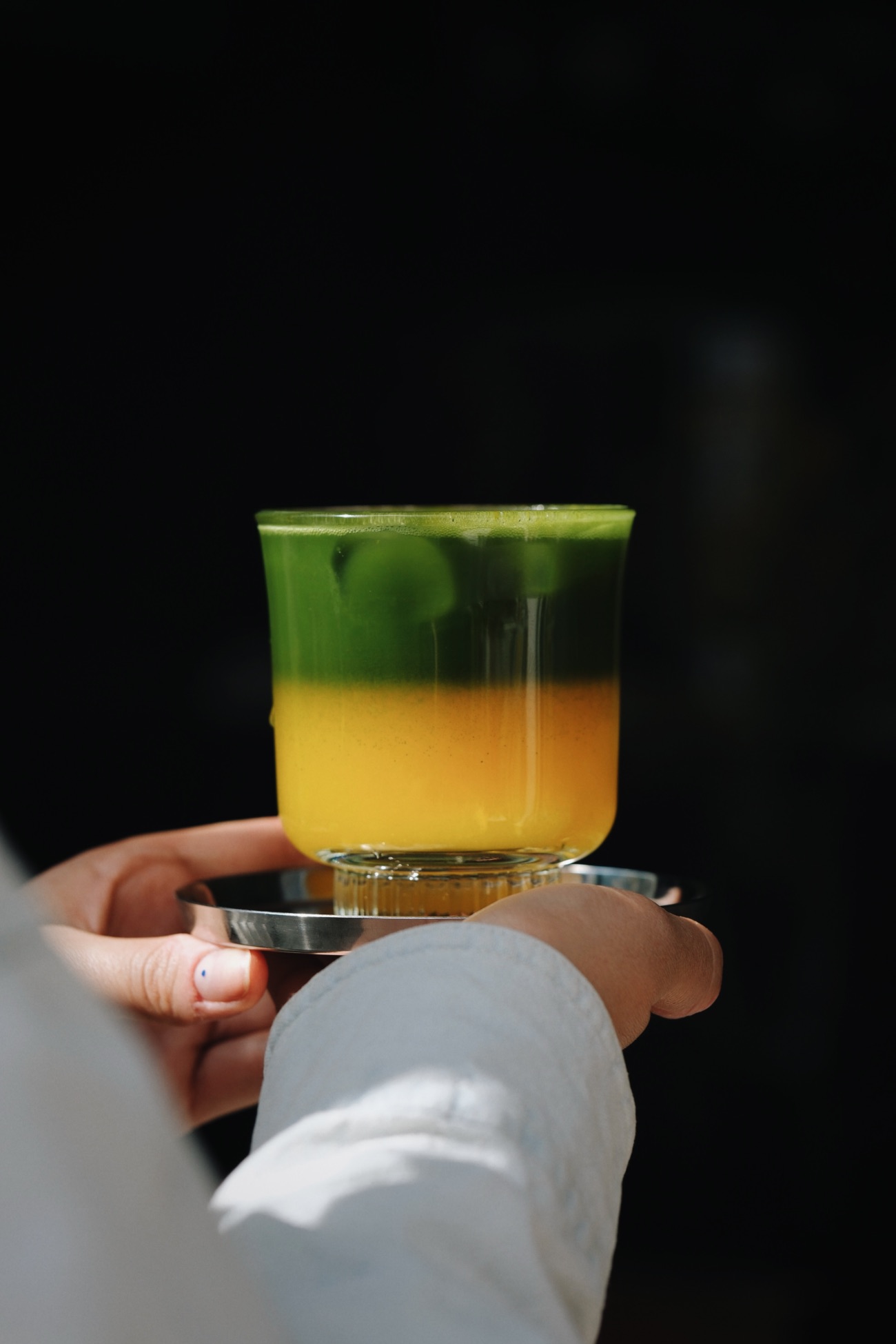 Orange Matcha - Taze sıkım portakal suyu ve japon matcha ile hazırlanır. Soğuk servis edilir.