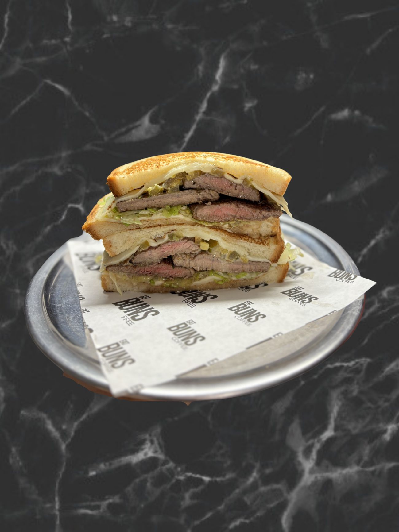 GURME STEAK SANDVİÇ - Bonfile dilimleri, jalepon biber, kaşar peyniri, marul ve ballı hardal