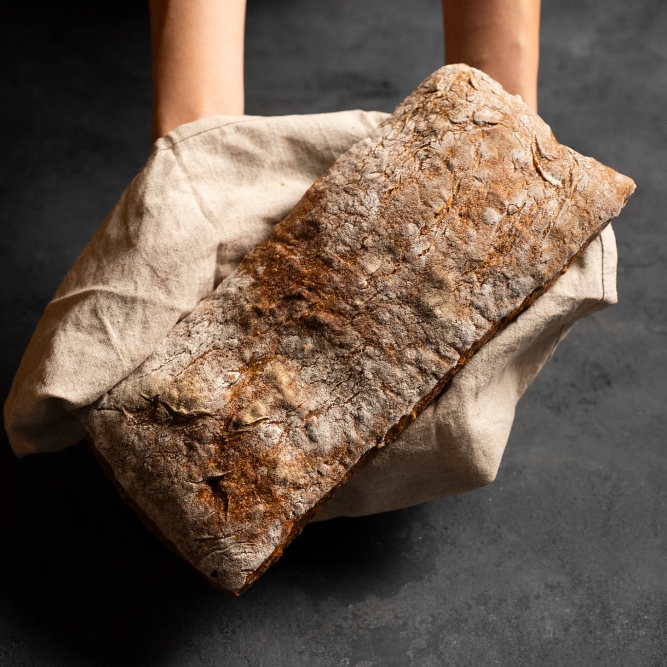 Ekşi Mayalı Baharatlı Ciabbatta - Kabak Çekirdeği, Ay Çekirdeği, Keten Tohumu, Kekik, Beyaz Un, Zeytinyağı. 575gr.