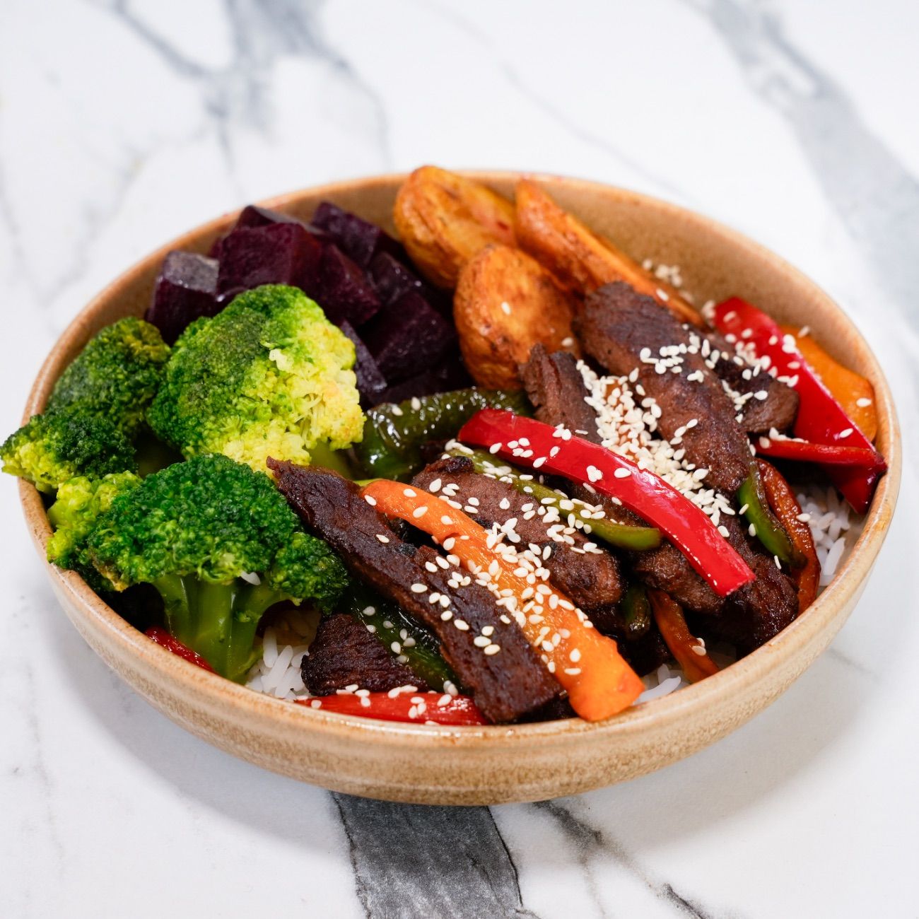 Bonfile Bowl - Bonfile, Basmati Pilav, Brokoli, Pancar, Baby Patates, Teriyaki Sos, Biber Mix.