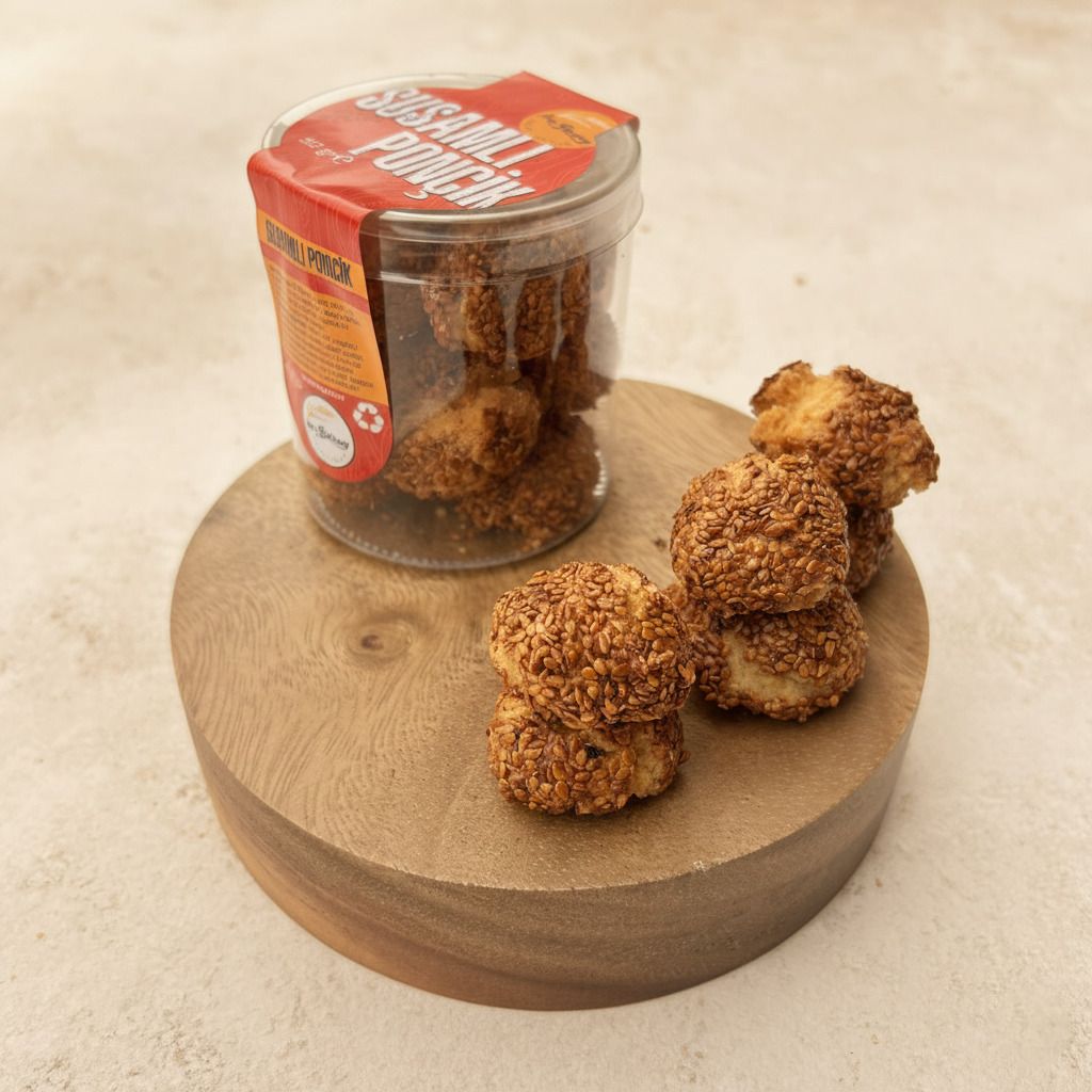 Susamlı Ponçik - Un, Tereyağı, Susam, Ayçiçek Yağı, Pekmez, Şeker, Yumurta, Tuz.