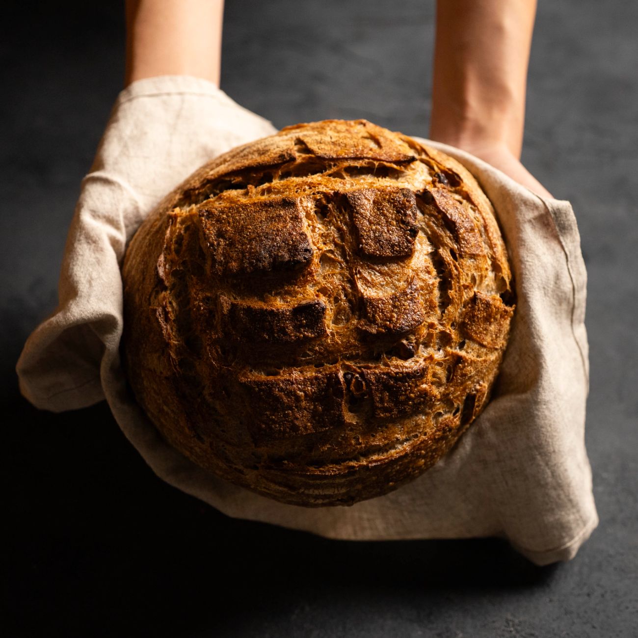 Cevizli Ekşi Maya Ekmek - Ceviz, Tam Buğday Unu, Çavdar Unu, Beyaz Un. 600gr.