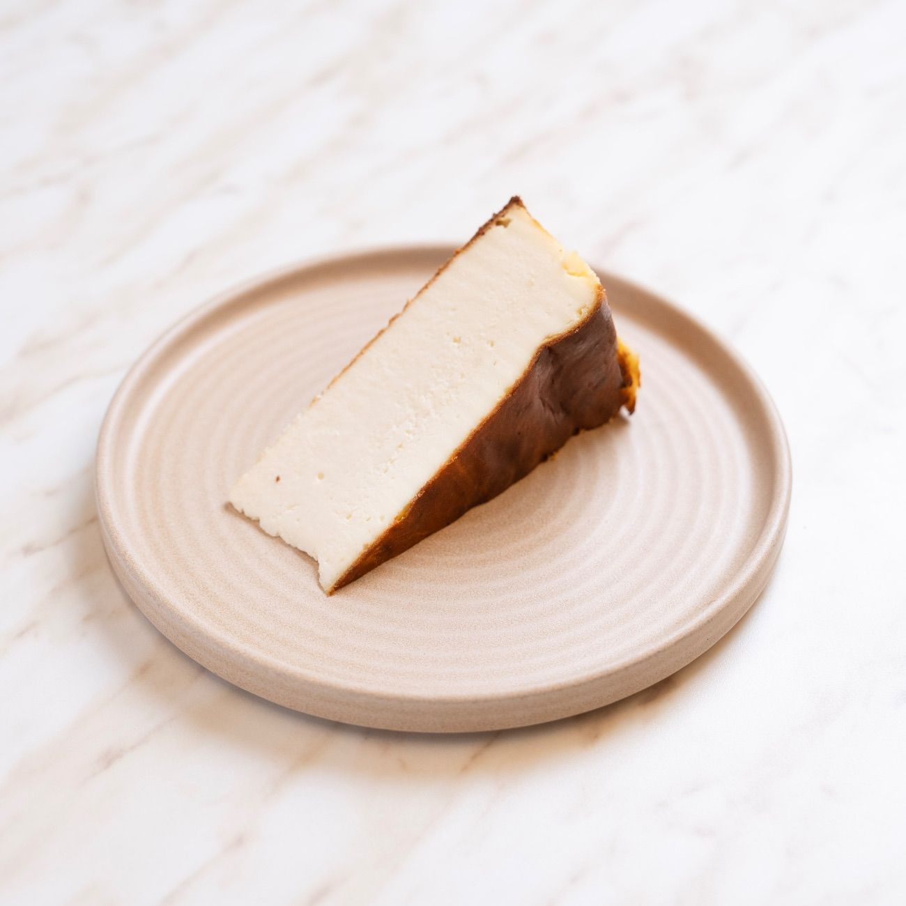 San Sebastian - Labne, Beyaz Peynir, Krema. (Çikolata ile Servis Edilir.)