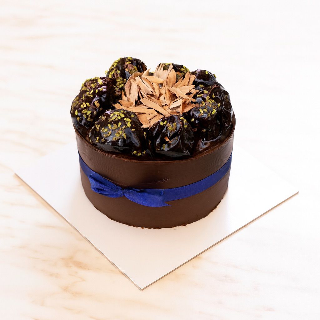 Profiterol (6-8 Kişilik) - Kakaolu Pandispanya, Fıstık, Profiterol Sos.