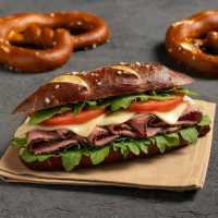 Füme Kaburga Bretzel Sandviç