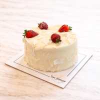 Çilekli Çikolatalı Pasta (4-6 Kişilik)