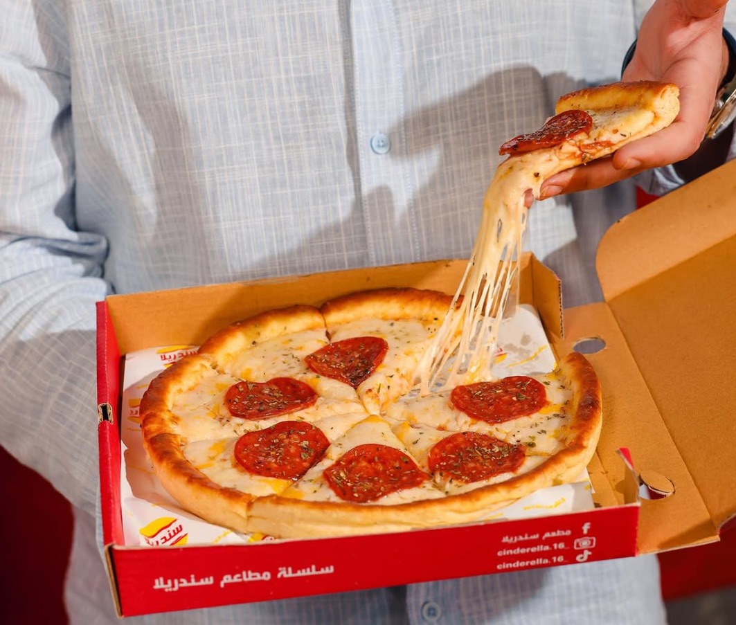 بيتزا بيبروني