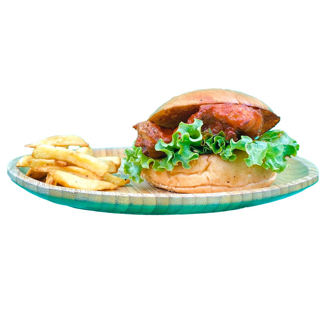 Acı Soslu Tavuk Burger - kızarmış tavuk butu, marul, domates, acı sos, patates kızartması