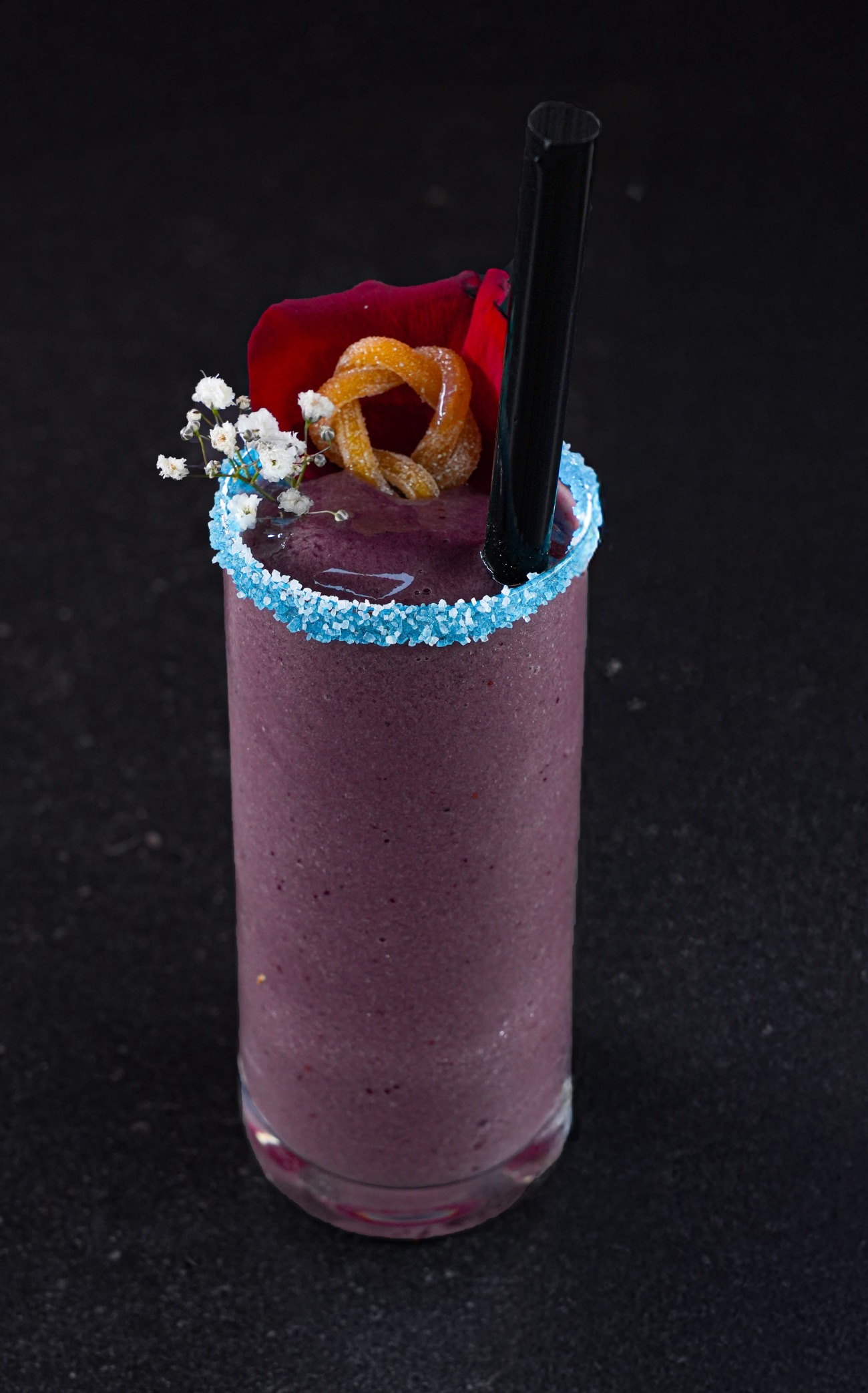 سموثي بيري مكس مع الموز والمانجو والتوت - 