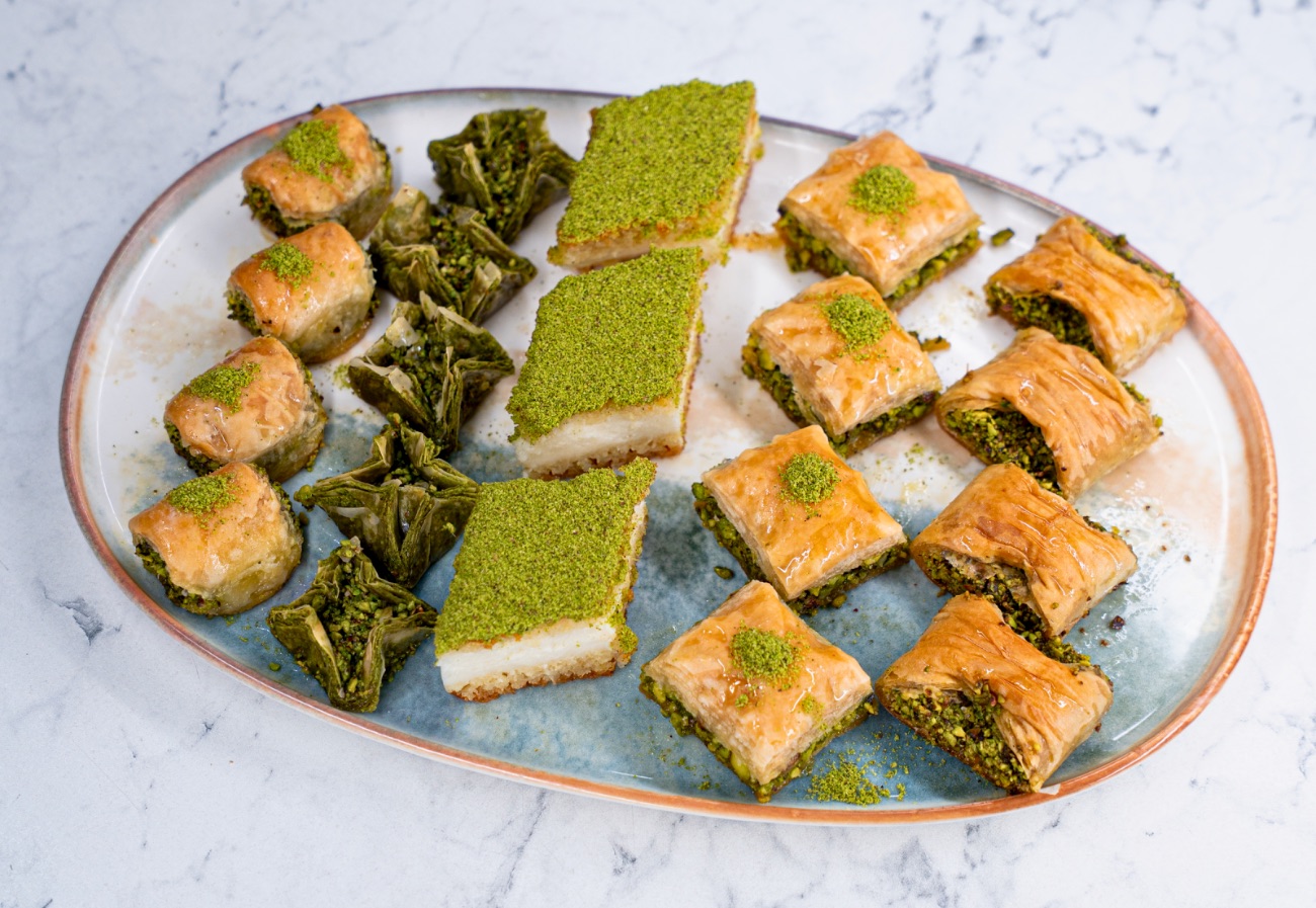 مكس بلاتر حلويات شرقيه