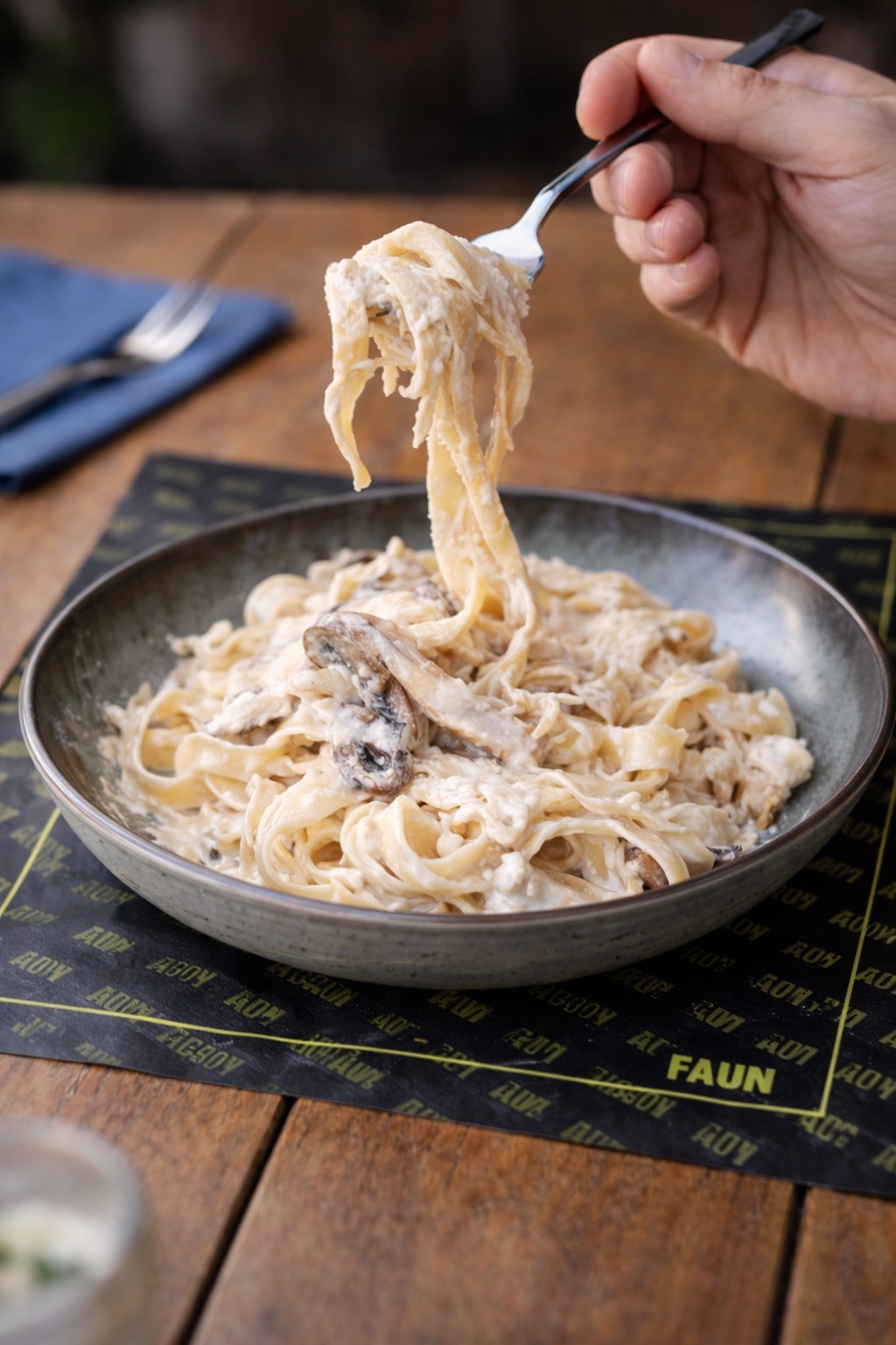 Fettuccine Alfredo - Tavuk Bonfile, Mantar, Krema, Parmesan