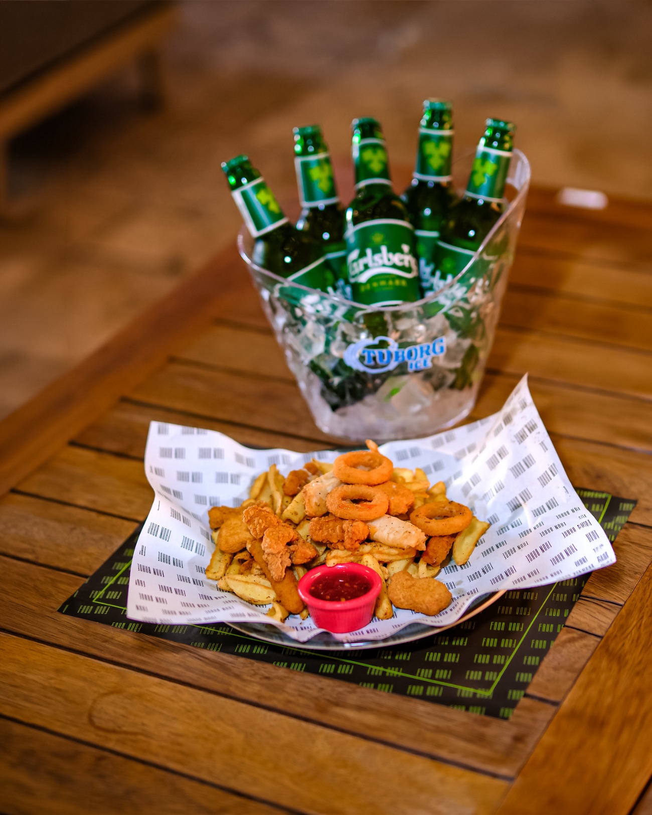 5'li Carlsberg Bira Kovası + Ortaya Karışık Sepet - 