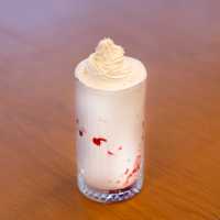 STRAWBERRY CHEESECAKE MILKSHAKE