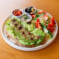 Avokado Ekmek Üstü