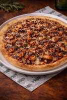 Barbekü Tavuklu Pizza