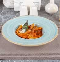 PENNE ARABIATA - ACI DOMATES SOSU İLE HAZIRLANAN PENNE MAKARNA, TAZE DOMATES, DOMATES SALÇASI, SOĞAN VE KAPYA BİBER İLE ZENGİNLEŞTİRİLİR. SARIMSAK, PUL BİBER, TUZ VE KARABİBER İLE LEZZETLENDİRİLEREK HAFİF ACI VE AROMATİK BİR SOS ELDE EDİLİR. SICAK OLARAK SERVİS EDİLİR.