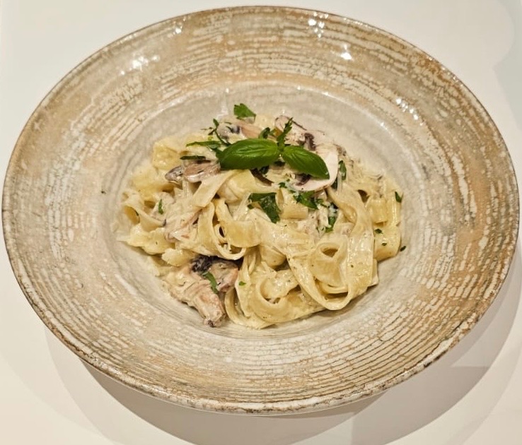 Fettuccine Alfredo - 