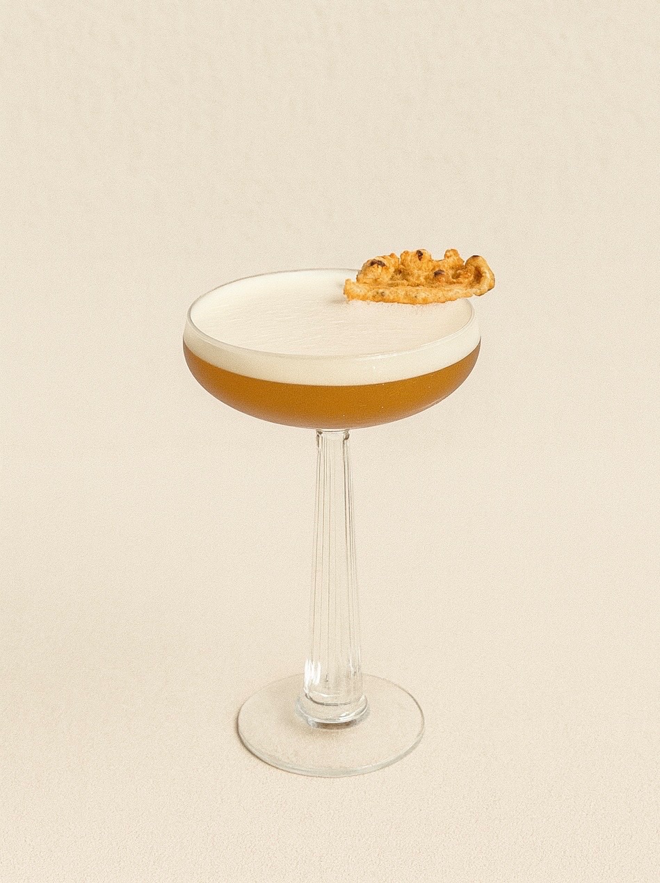 Caramaura 🍬 - Susam yağı ile yıkanmış Jameson Black Barrel, Karamel Şurubu, Tatlı Ekşi sos, Fındık karameli