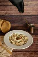 Rus Mantısı (Pelmeni)