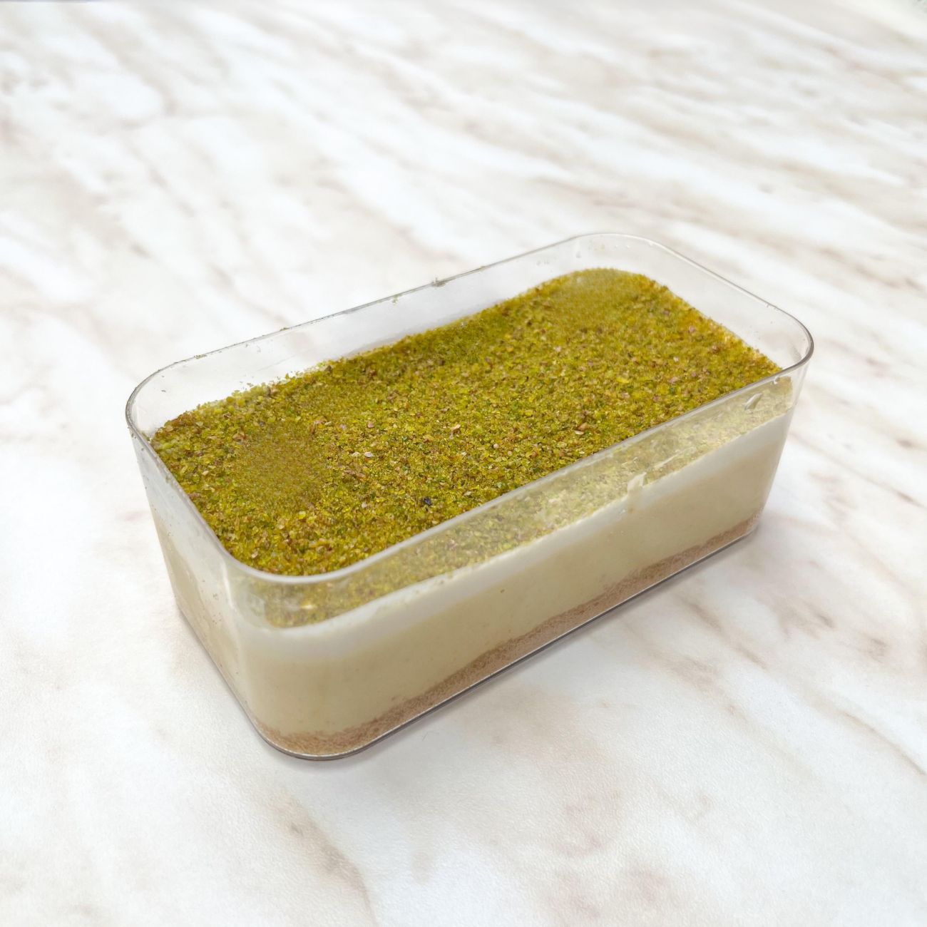 Glutensiz Fıstıklı Soğuk Cheesecake - Glutensiz Toz Bisküvi, Glutensiz Fıstıklı Cheesecake Krema, Glutensiz Cheesecake Krema, Toz Antep Fıstığı.