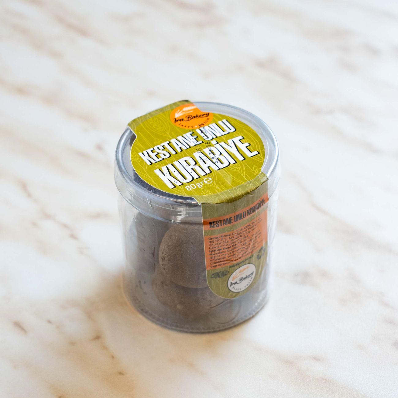 Kestane Unlu Kurabiye - Kestane Unu, Hindistan Cevizi Şekeri, Tereyağı, Karabuğday Unu, Tapyoka Nişastası, Kabartma Tozu, Vanilya.