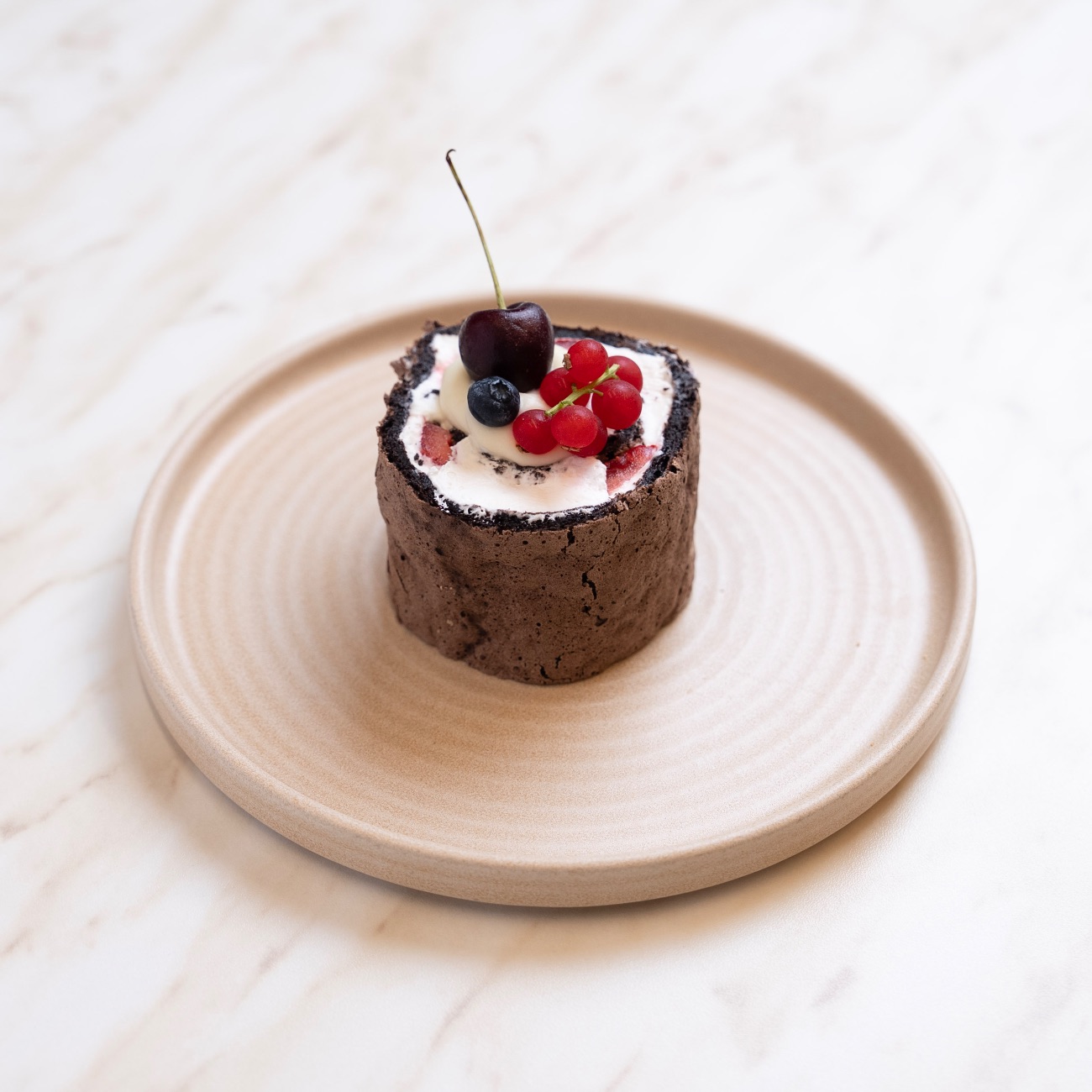 Swiss Roll (Glutensiz) - Özel Krema, Çilek, Böğürtlen, Çikolata.