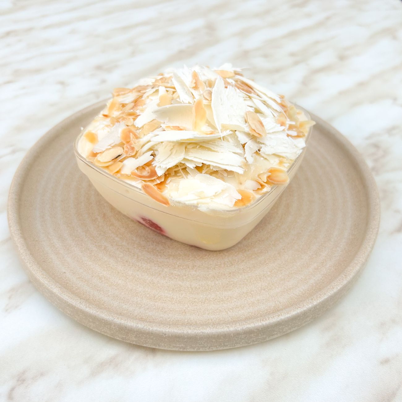 Beyaz Çikolatalı Profiterol - Pataşu Topları, Pastacı Kreması, Beyaz Çikolatalı Profiterol Sos.