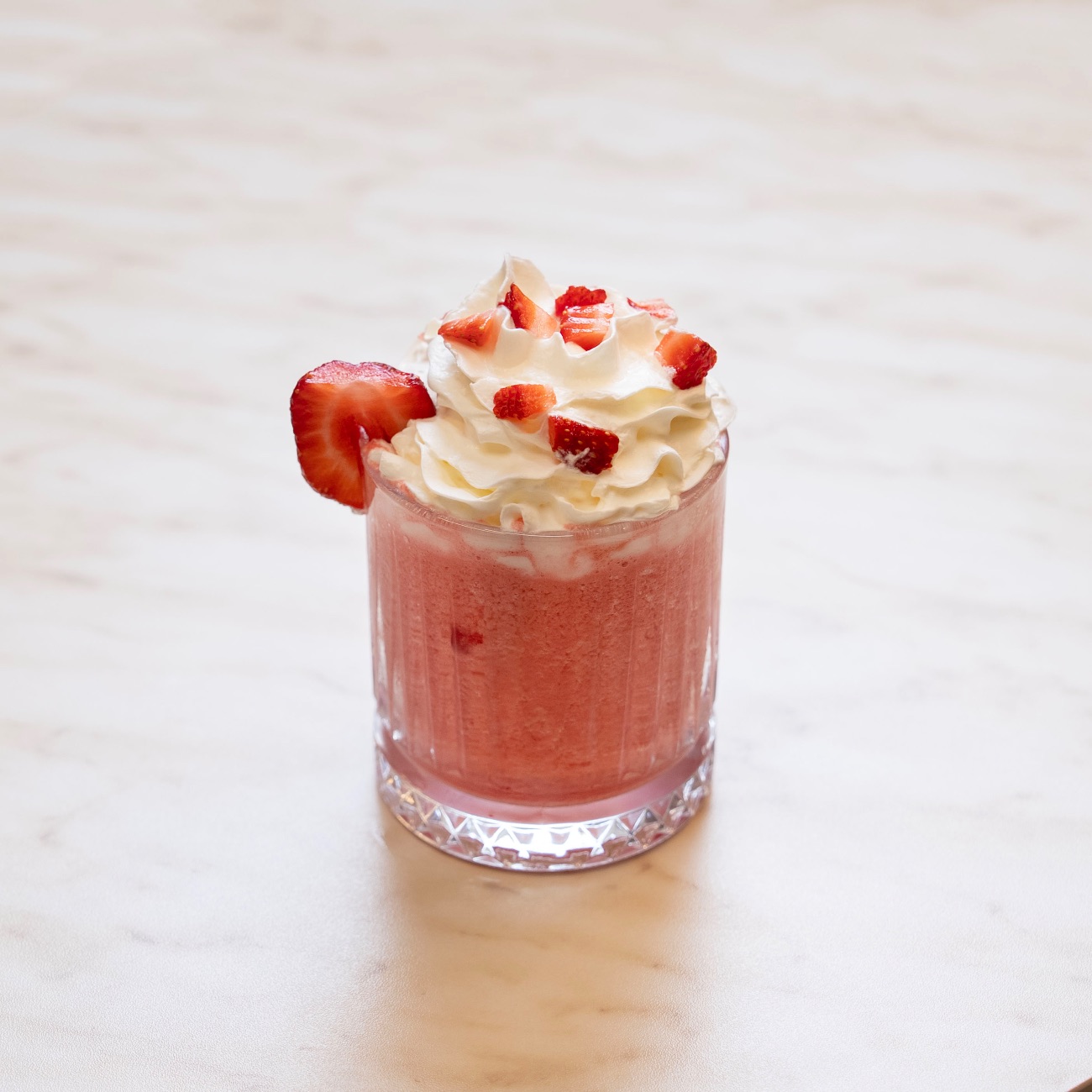 Cream Strawberry - Çilek, süt, özel krema
