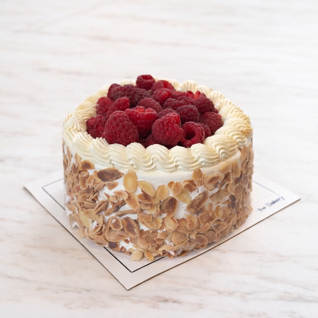 Frambuazlı Amerena (4-6 Kişilik) - Frambuaz, Pastacı Kreması, Beyaz Pandispanya.