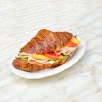 Hindi Füme Cheddarlı Kruvasan