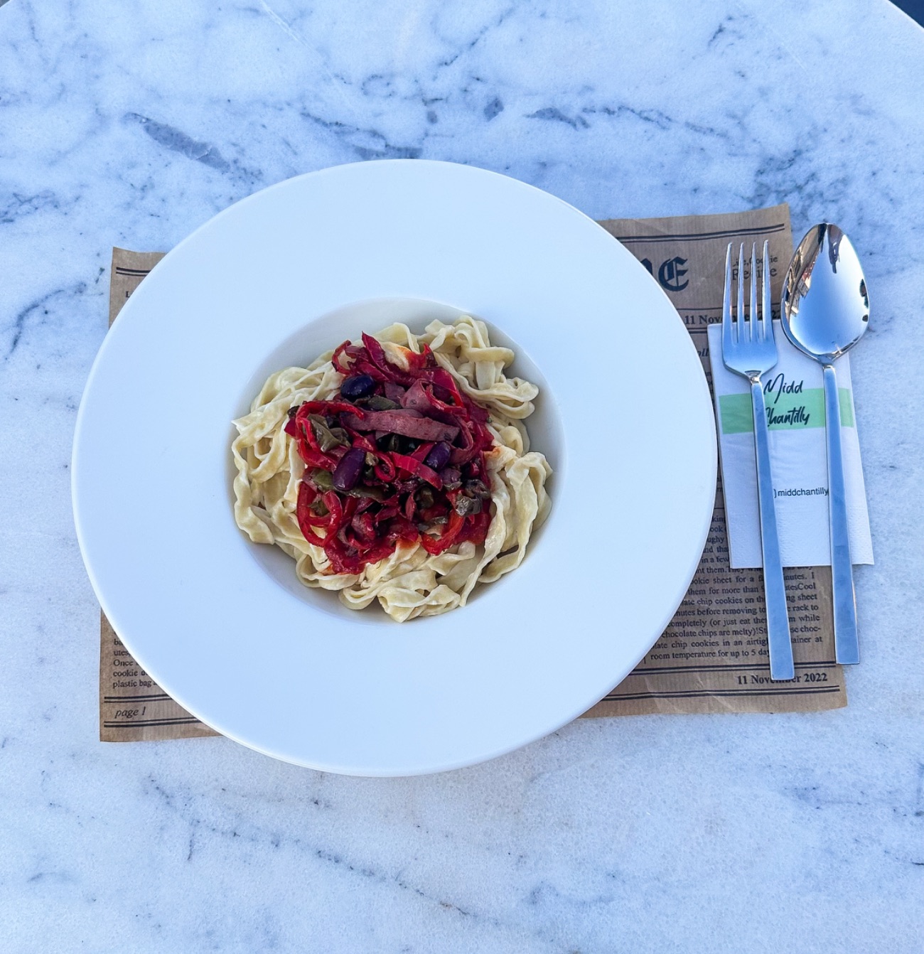 Füme Etli Sebzeli Fettuccine - Dana füme et, kapya biber, çarliston, Meksika fasülyesi, arrabbiata sos