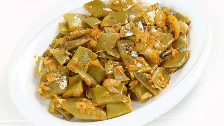 Fasulye Turşusu - Orjinal Giresun Fasulyesinden Klasik Yöntemlere Göre Elde Edilir. Tereyağ ve Soğanla Kavrularak Servis Edilir