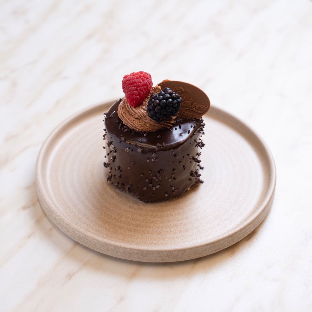 Panfilya - Frambuaz, Çikolata Dolgu, Sponge Kek, Krep Kırığı, Lotus Kırıntısı.