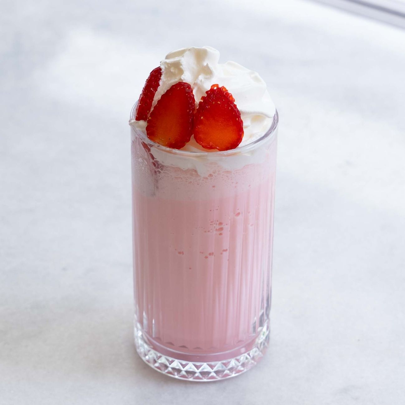 Çilek Milkshake - 